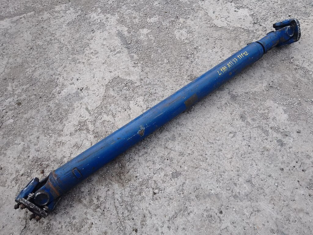 Вал карданный L 189см х 4 болта  б/у