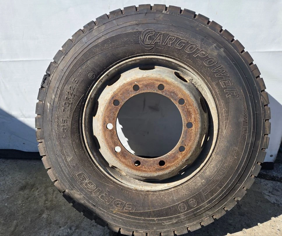 Шина 315/70 R22,5 (ведущая) б/у